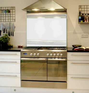 How to Decorate your Kitchen with Glass Splashback Tiles